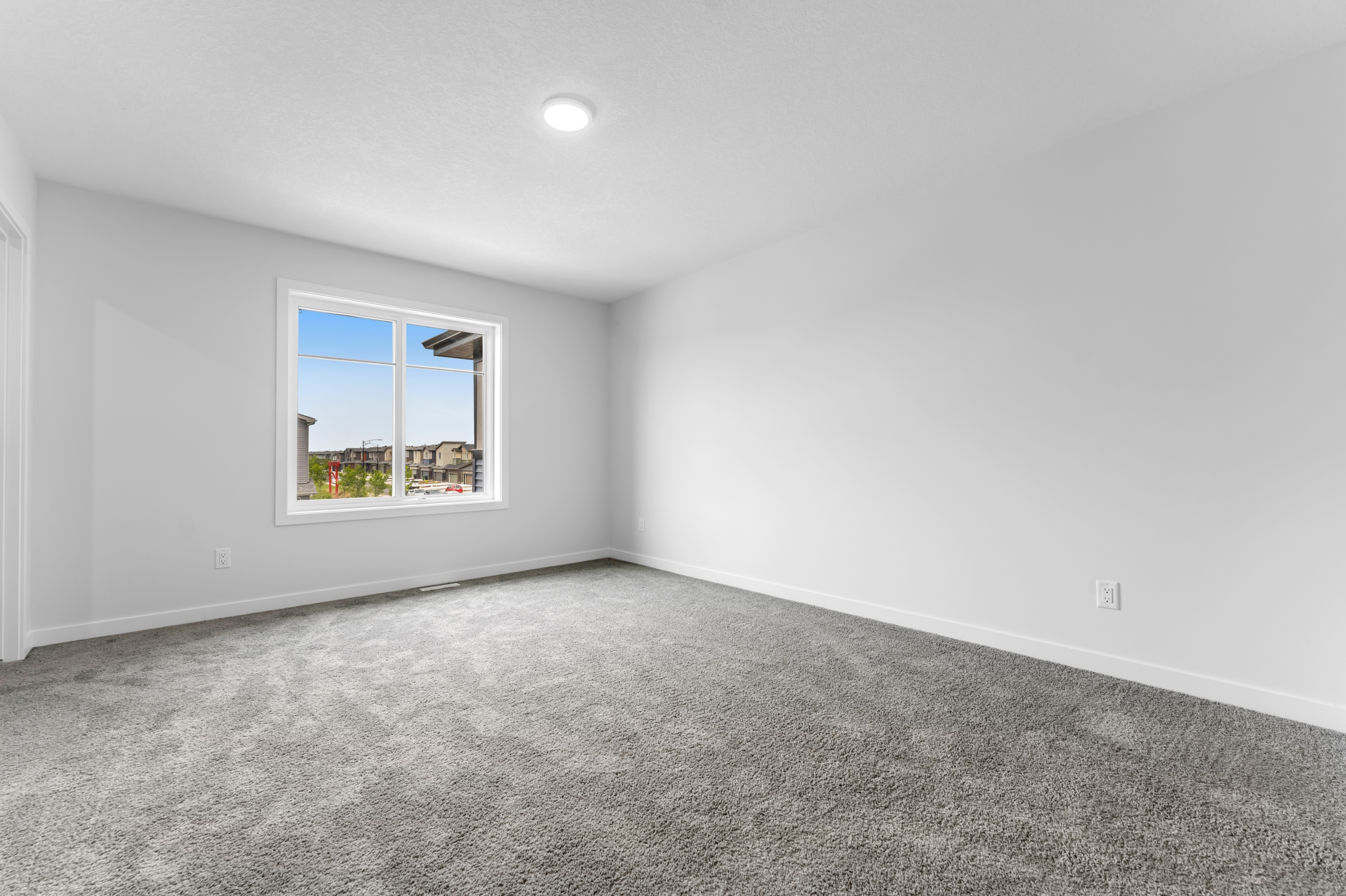 2, 6381 King Wynd SW